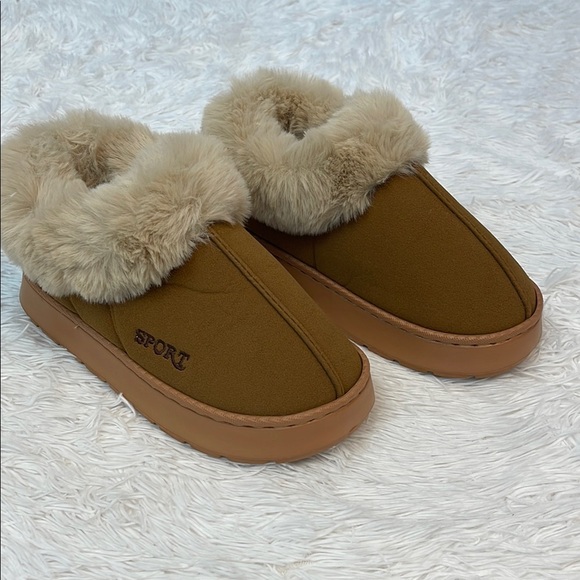 sport Shoes - Cozy Faux-Fur Lined Women’s Slipper - Brown